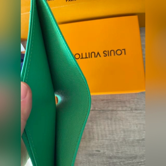 Louis Vuitton Green Slender Wallet - Picture 5 of 9